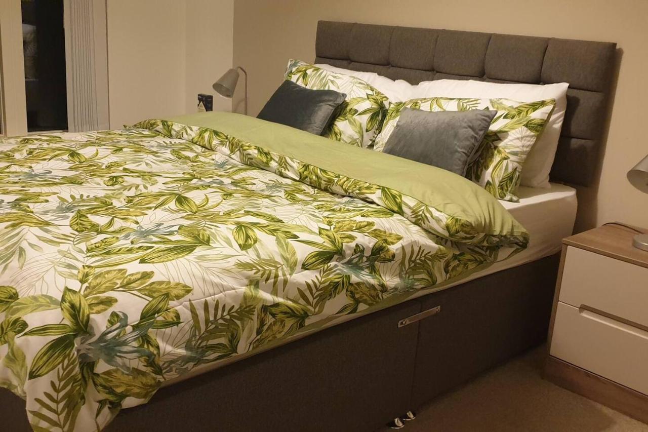 Stunning 2-Bed Apartment In Manchester City Centre แมนเชสเตอร์ ภายนอก รูปภาพ