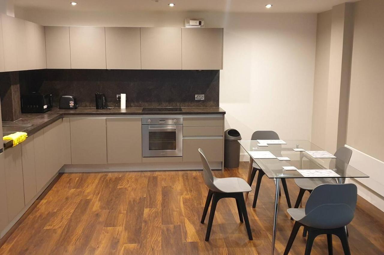 Stunning 2-Bed Apartment In Manchester City Centre แมนเชสเตอร์ ภายนอก รูปภาพ