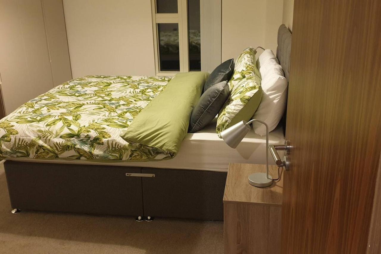 Stunning 2-Bed Apartment In Manchester City Centre แมนเชสเตอร์ ภายนอก รูปภาพ