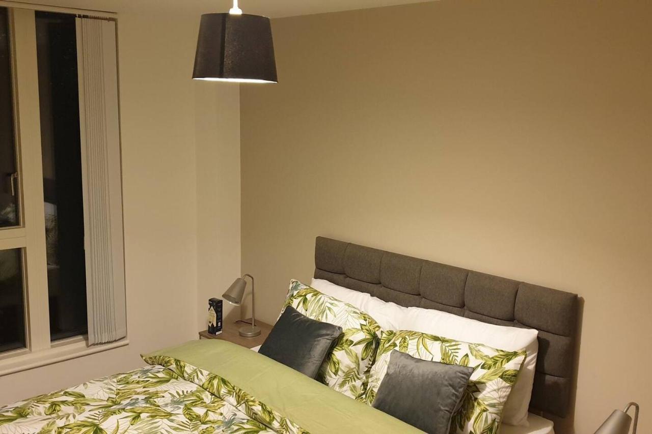 Stunning 2-Bed Apartment In Manchester City Centre แมนเชสเตอร์ ภายนอก รูปภาพ